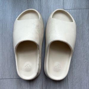 Beige yeezy sandals